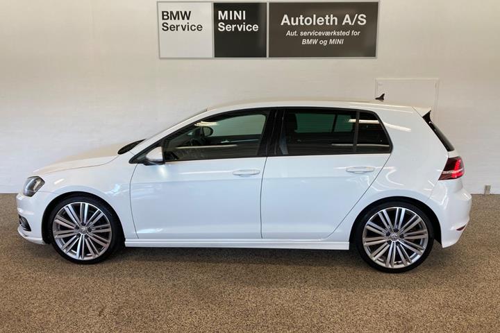 Hvid VW Golf VII fra 2017