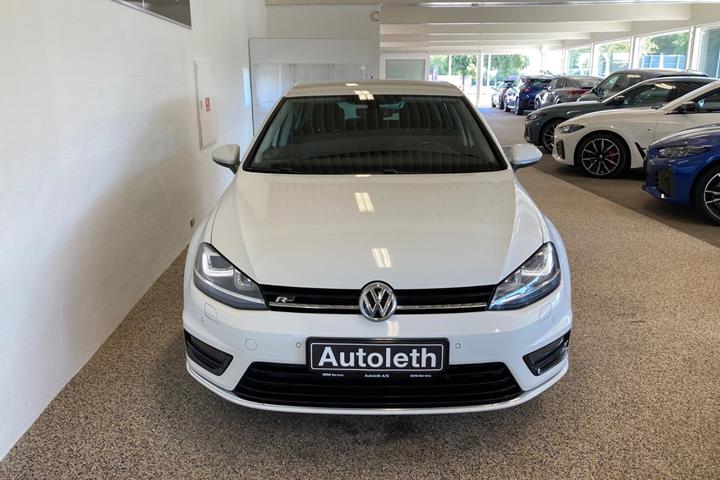 Hvid VW Golf VII fra 2017