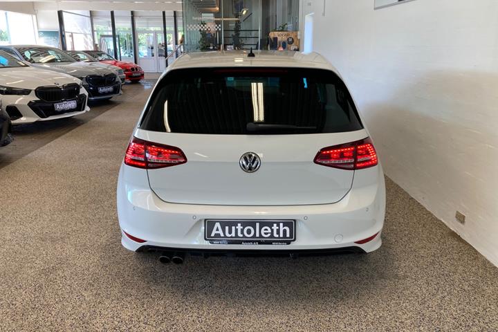 Hvid VW Golf VII fra 2017
