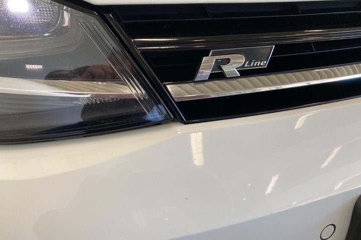 Hvid VW Golf VII fra 2017