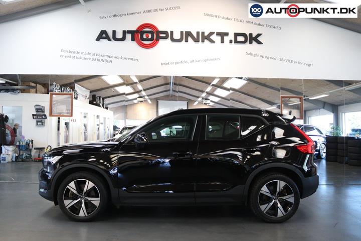 Sort Volvo XC40 fra 2022