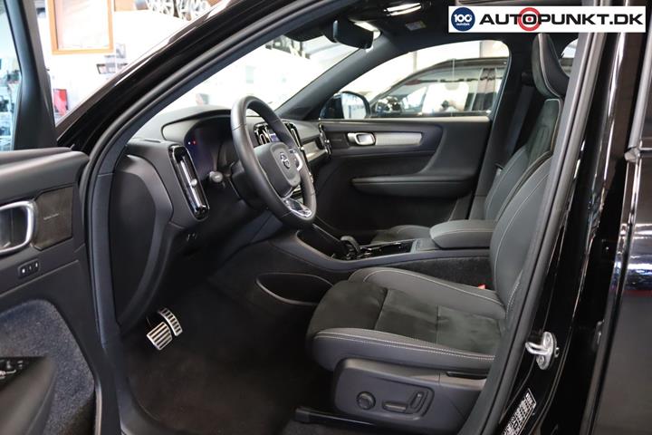 Sort Volvo XC40 fra 2022