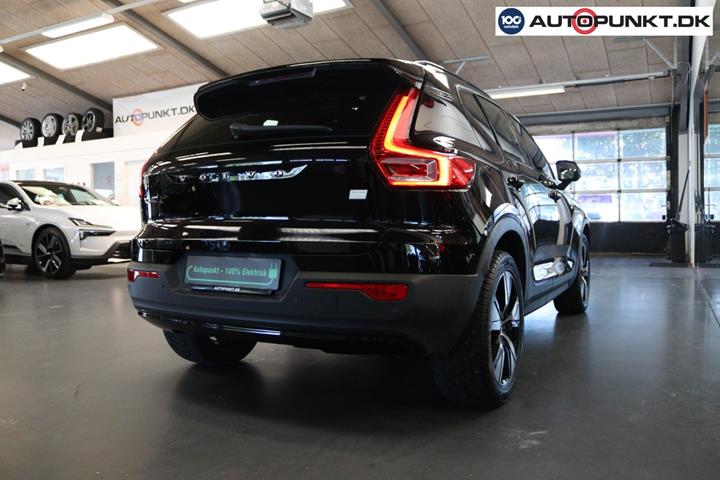 Sort Volvo XC40 fra 2022