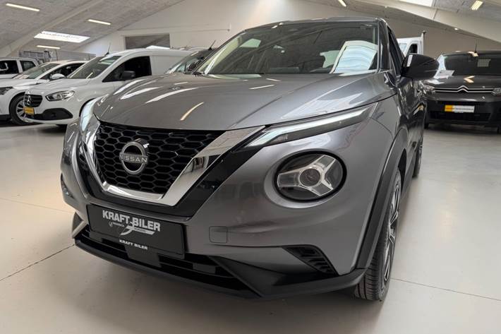 Grå Nissan Juke fra 2023