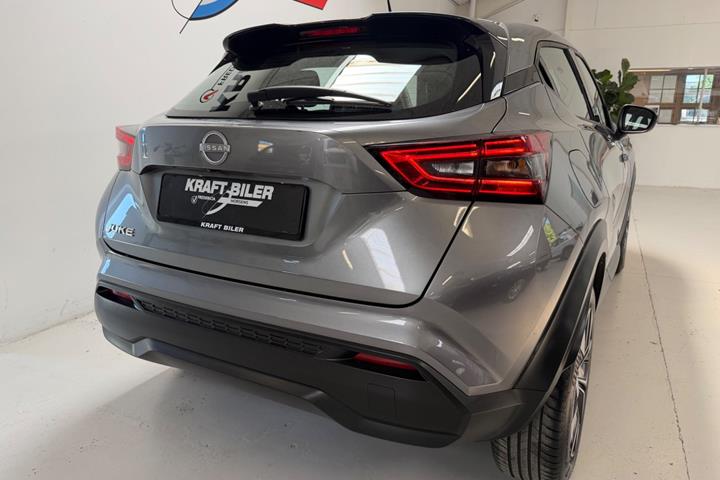 Grå Nissan Juke fra 2023