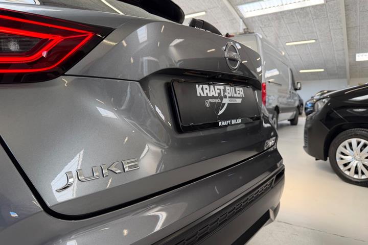 Grå Nissan Juke fra 2023