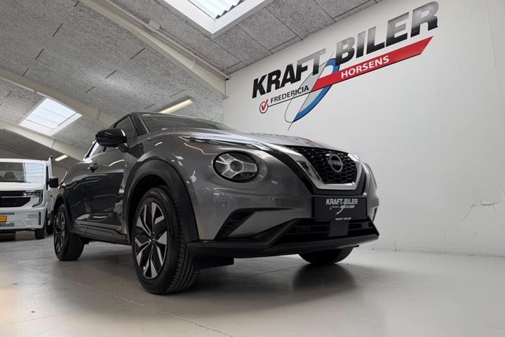 Grå Nissan Juke fra 2023