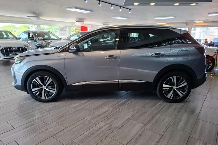 Sølv Peugeot 3008 fra 2020