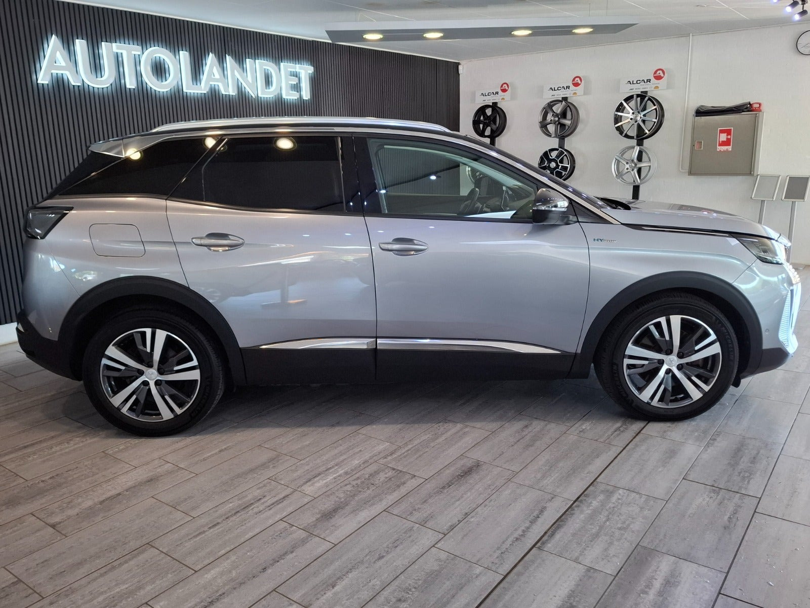 Sølv Peugeot 3008 fra 2020