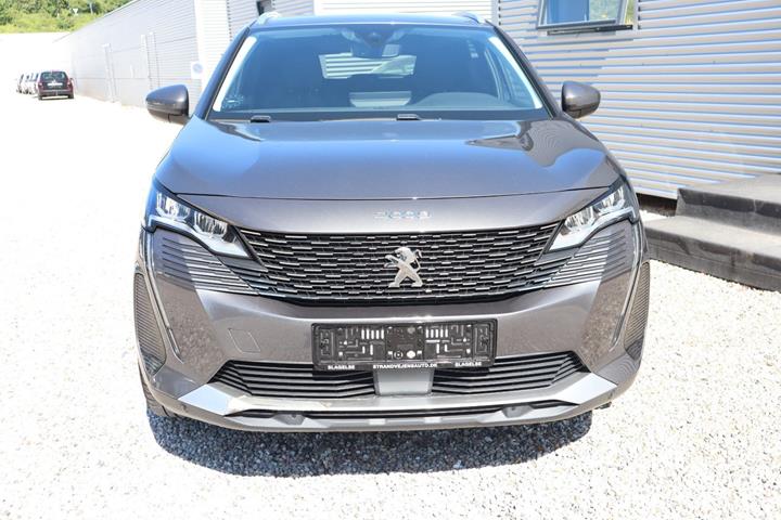 Grå Peugeot 3008 fra 2021