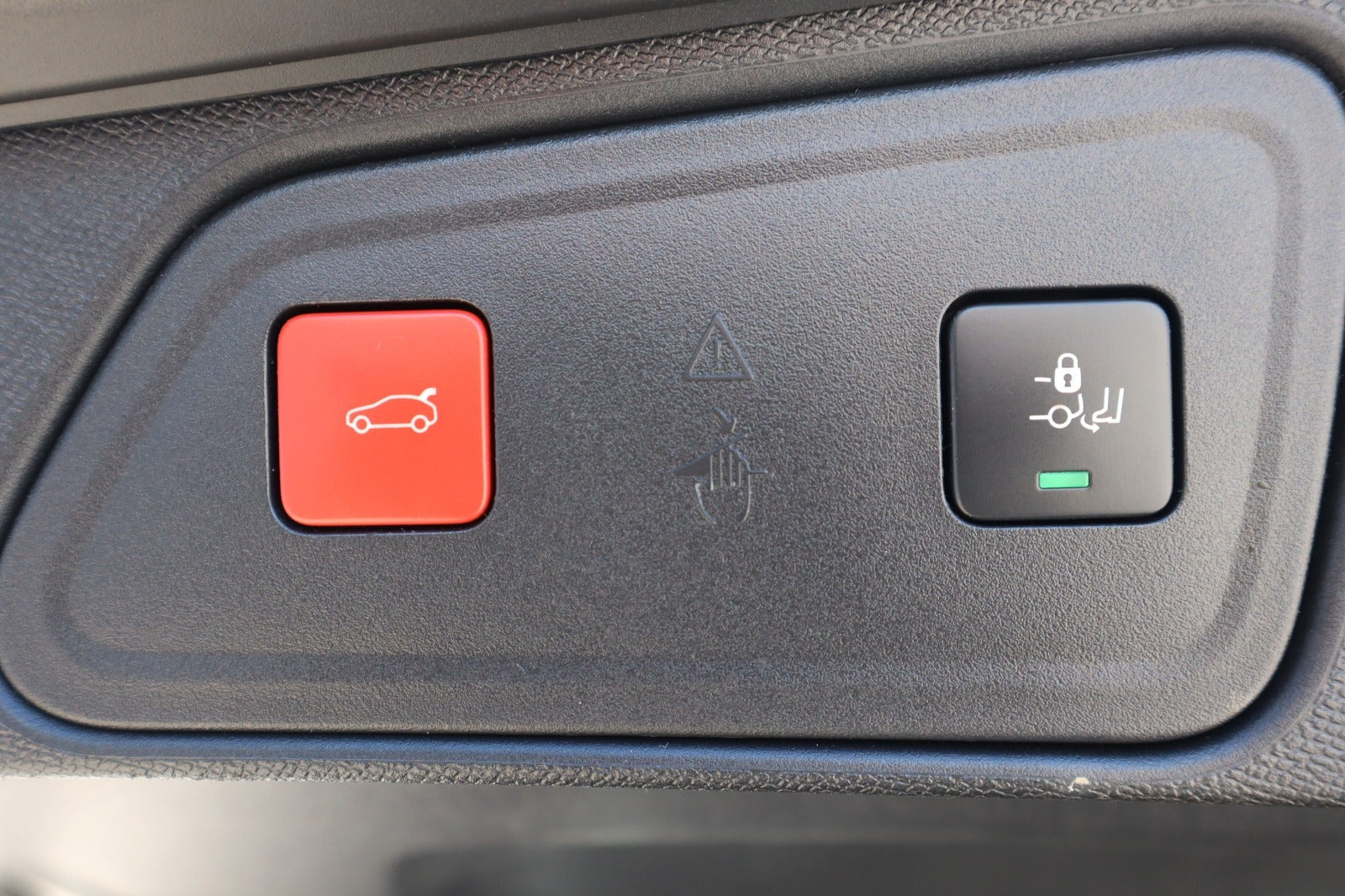 Grå Peugeot 3008 fra 2021