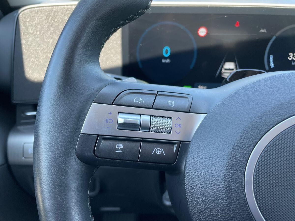 Blå Hyundai Kona fra 2024