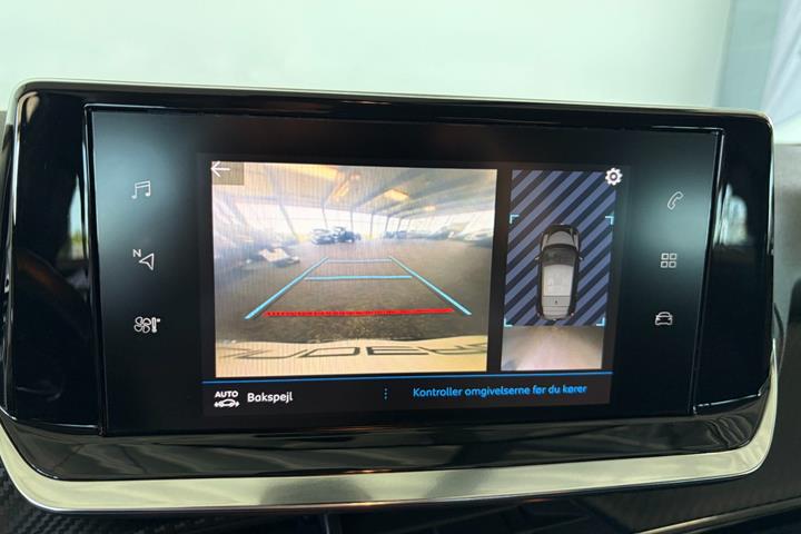 Sort Peugeot 208 fra 2024