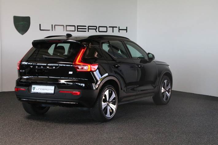 Sort Volvo XC40 fra 2023