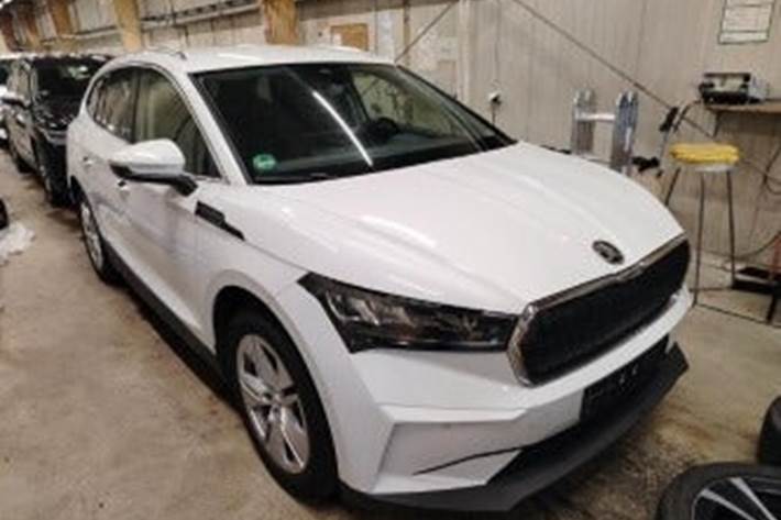 Hvid Skoda Enyaq fra 2022