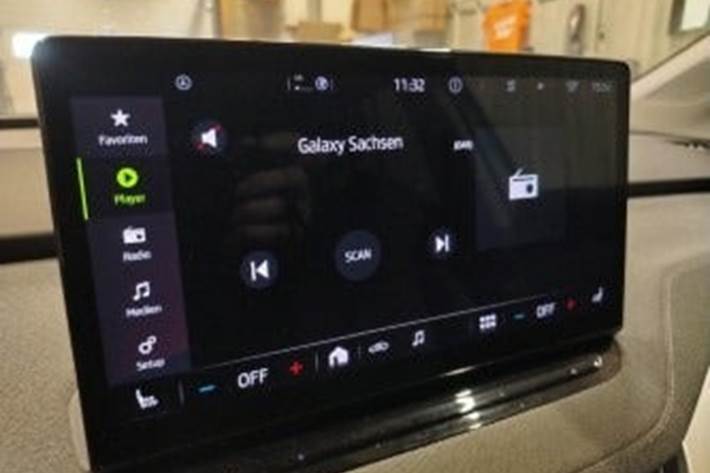 Hvid Skoda Enyaq fra 2022