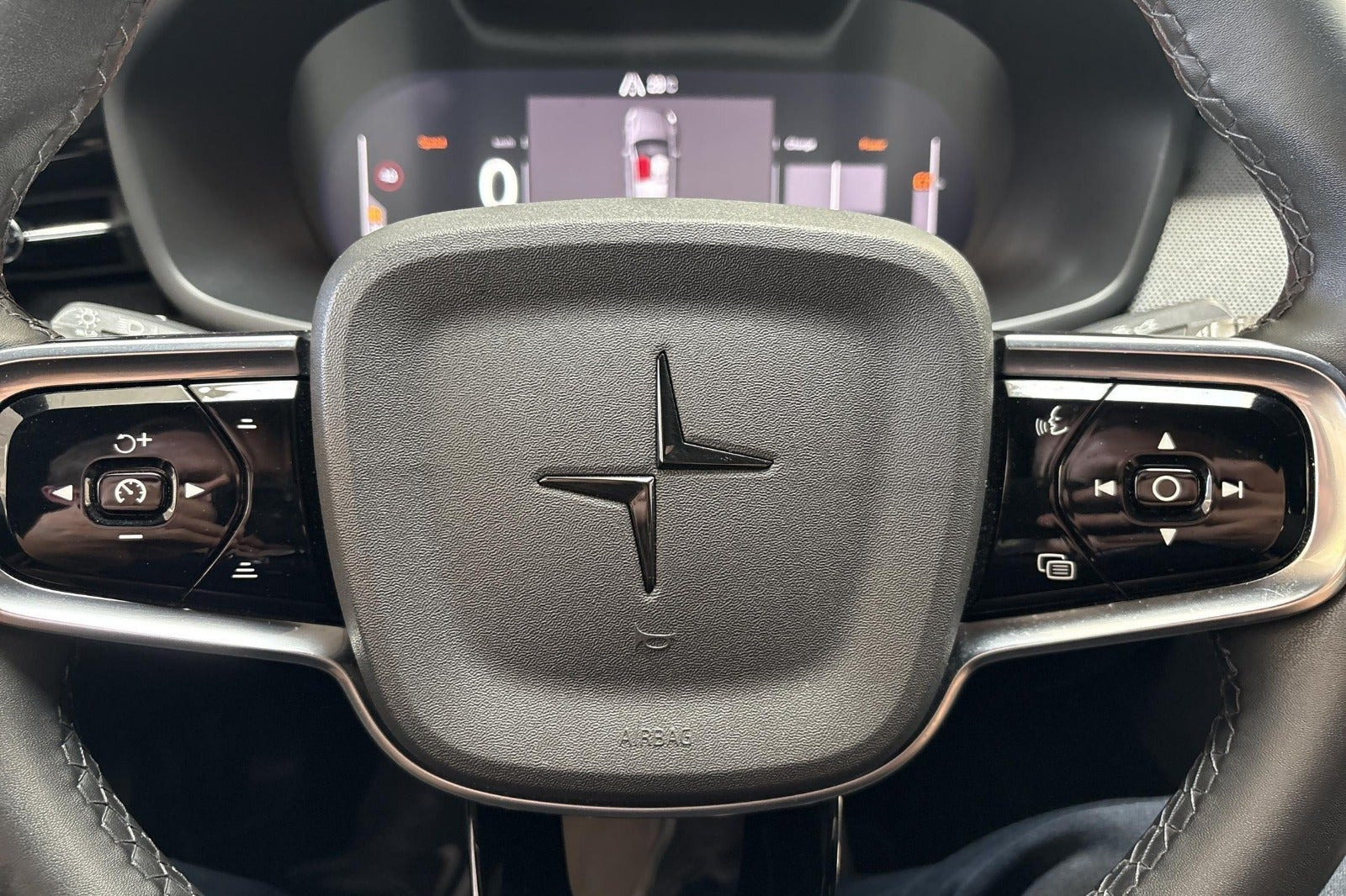 Hvid Polestar 2 fra 2023