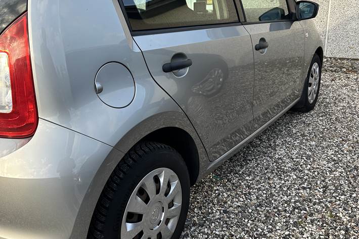 Grå Skoda Citigo fra 2016
