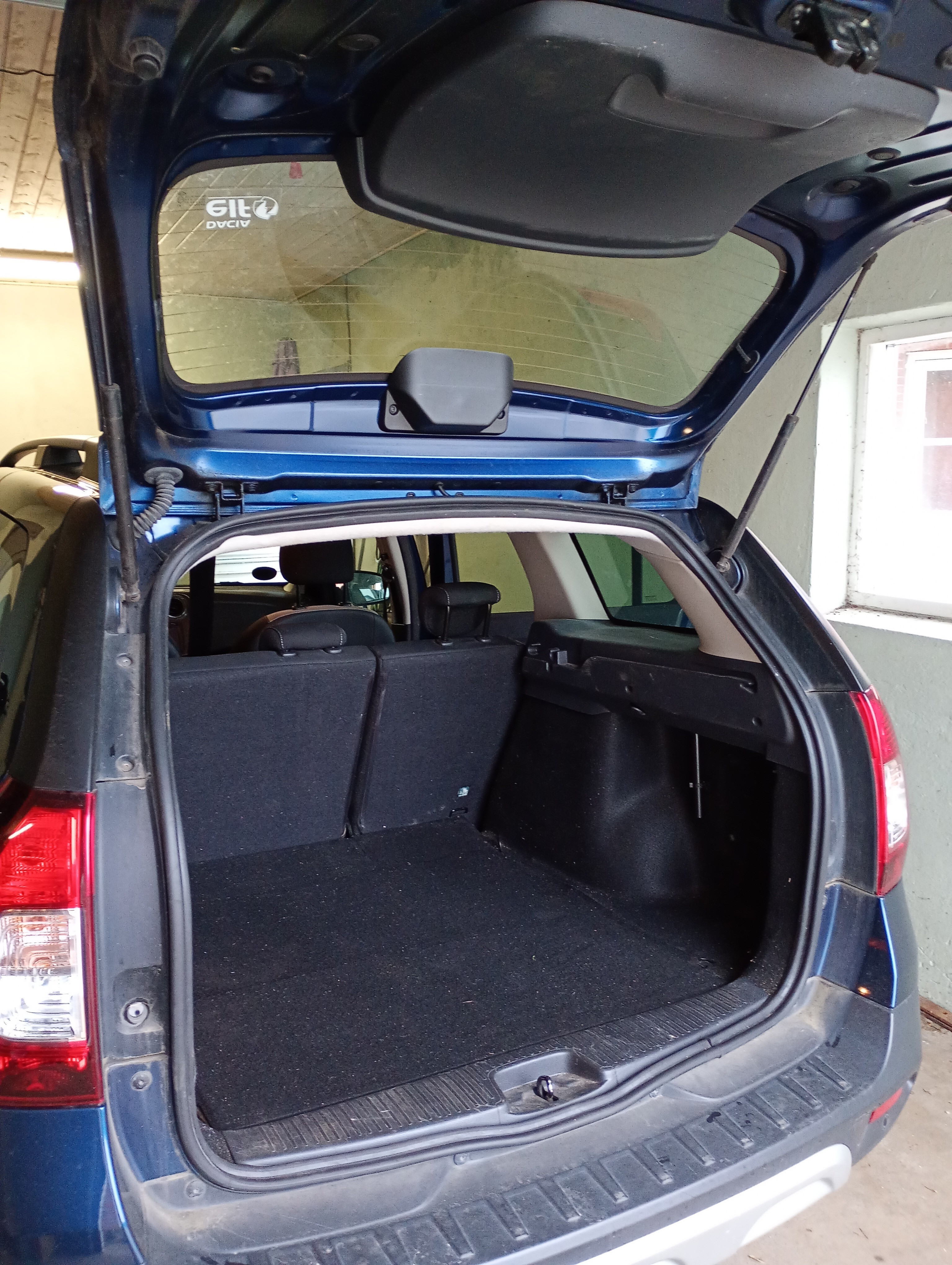 Blå Dacia Logan fra 2018