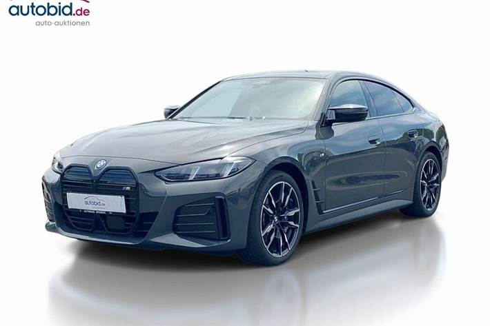 Grå BMW i4 fra 2025