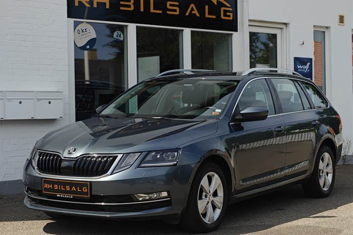 Grå Skoda Octavia fra 2018