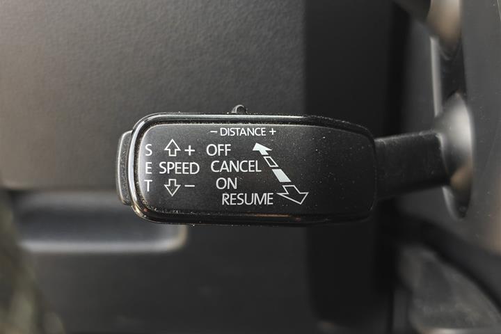 Grå Skoda Octavia fra 2018