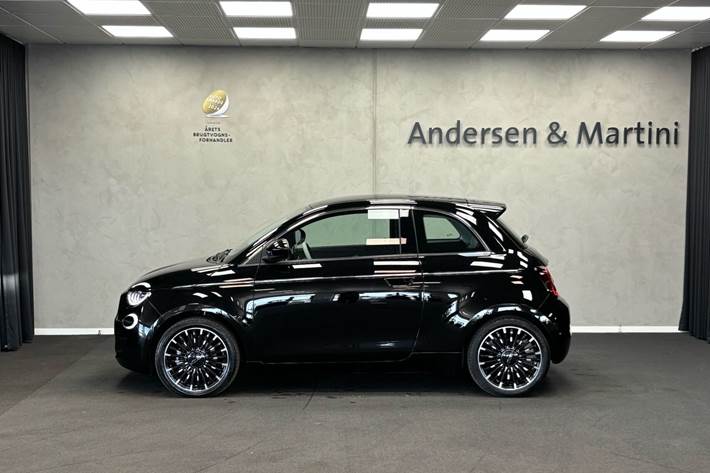 Grøn Fiat 500e fra 2023