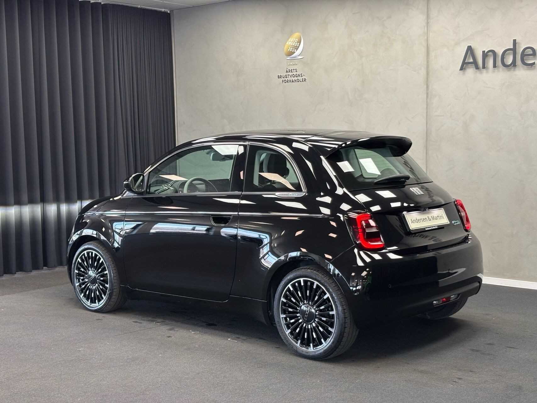 Grøn Fiat 500e fra 2023