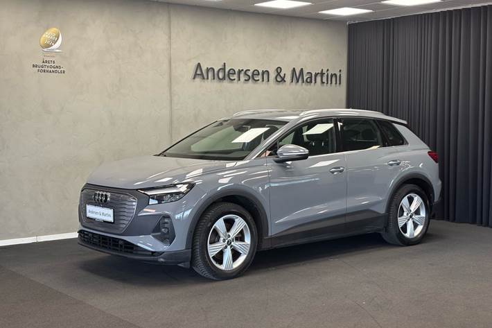 Grå Audi Q4 fra 2022