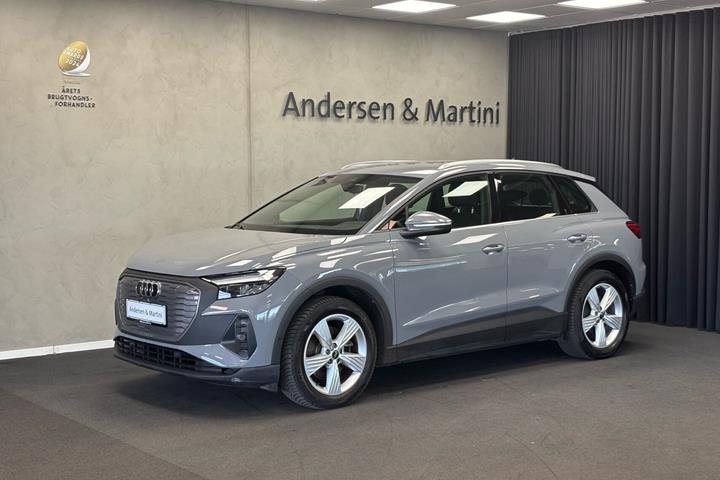 Grå Audi Q4 fra 2022 set udefra