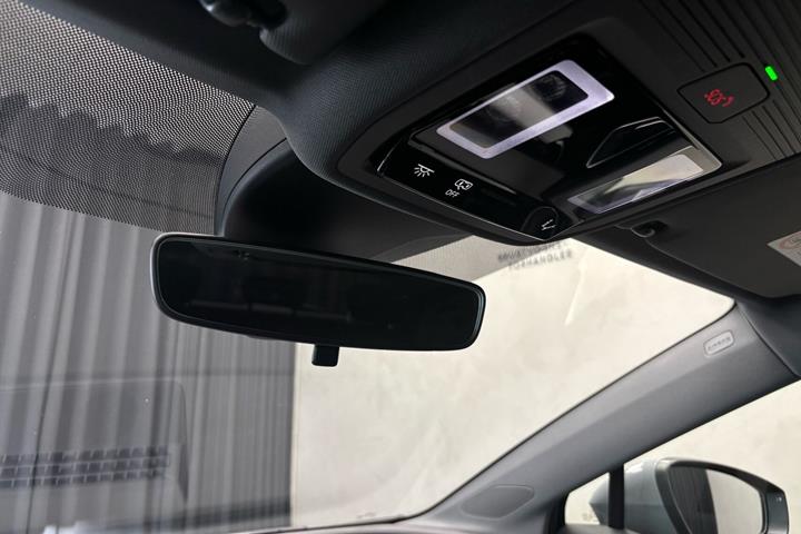 Grå Audi Q4 fra 2022
