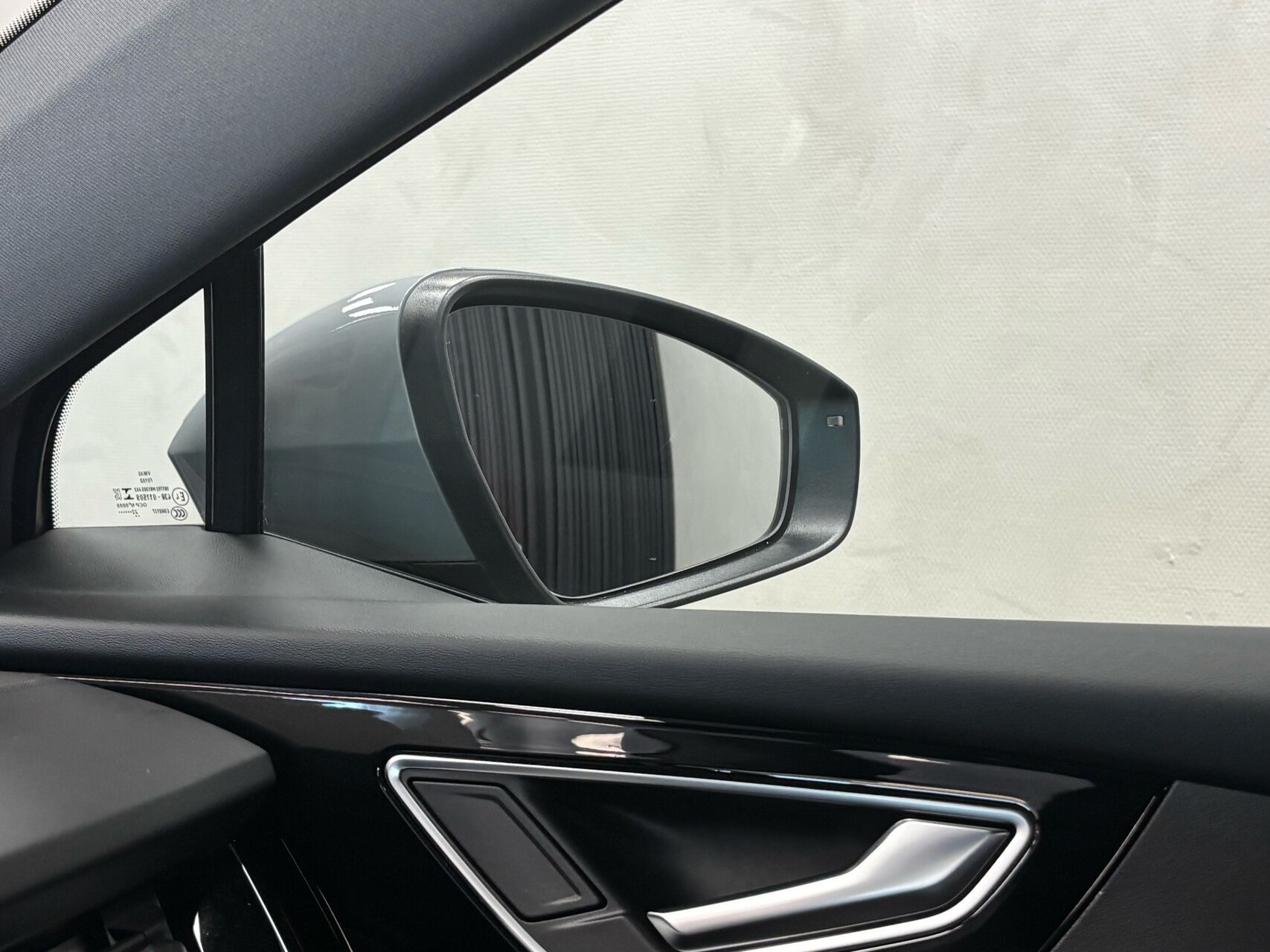 Grå Audi Q4 fra 2022