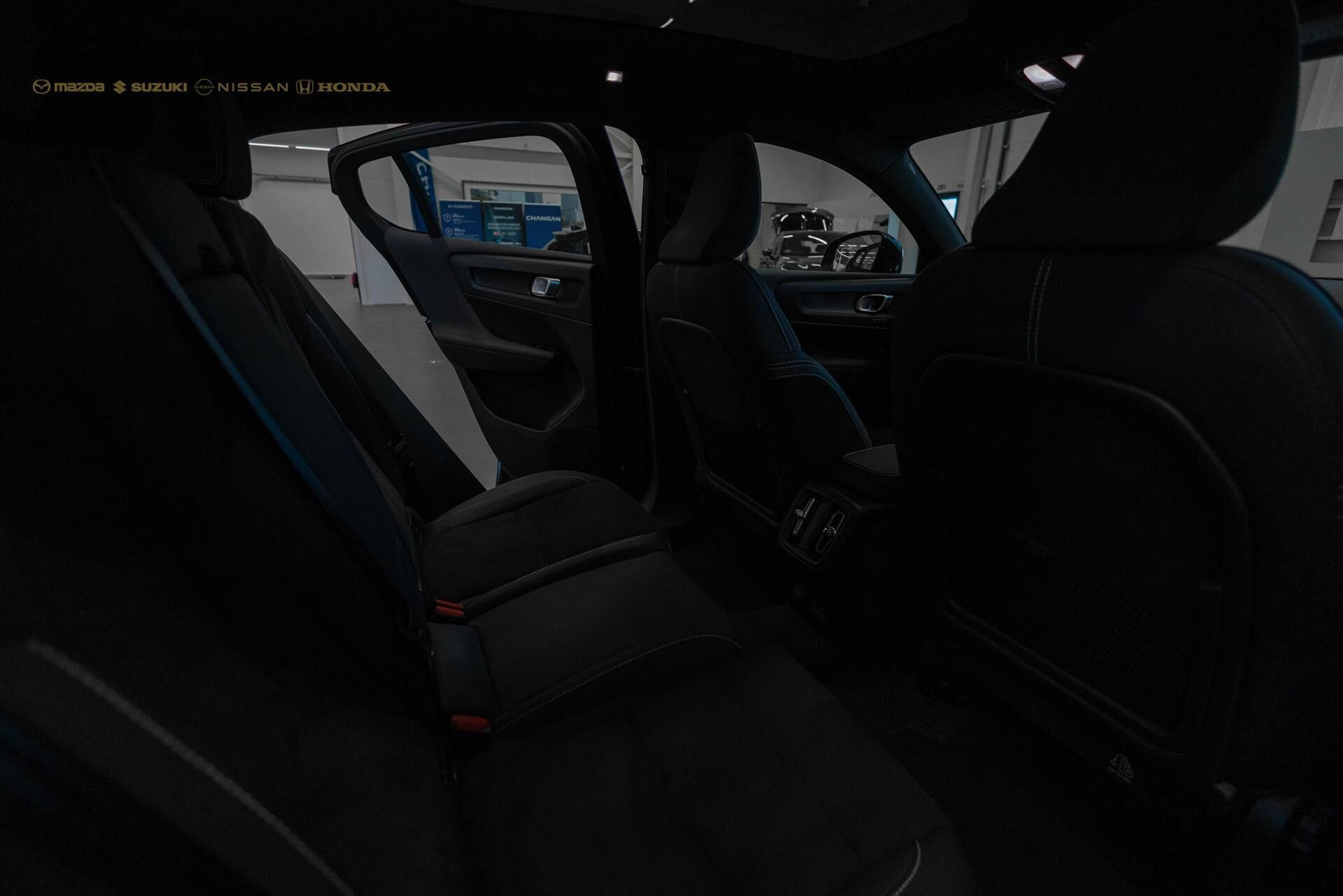 Sort Volvo C40 fra 2023