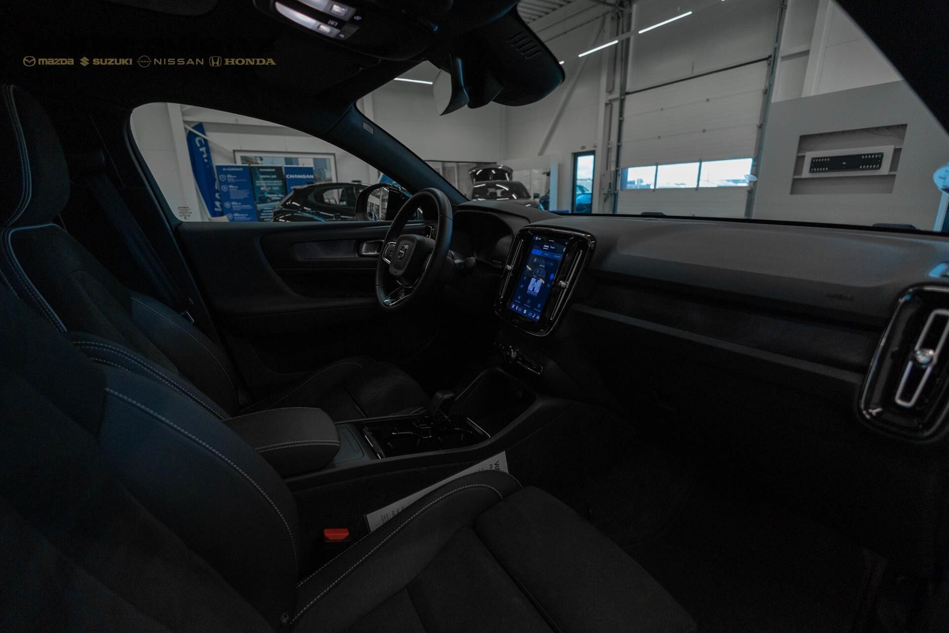 Sort Volvo C40 fra 2023