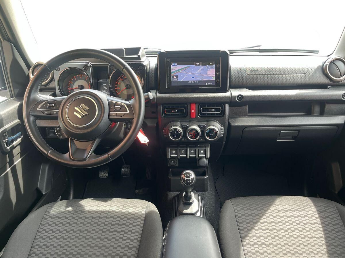 Grå Suzuki Jimny fra 2020