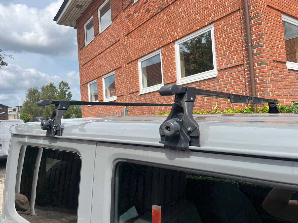 Grå Suzuki Jimny fra 2020