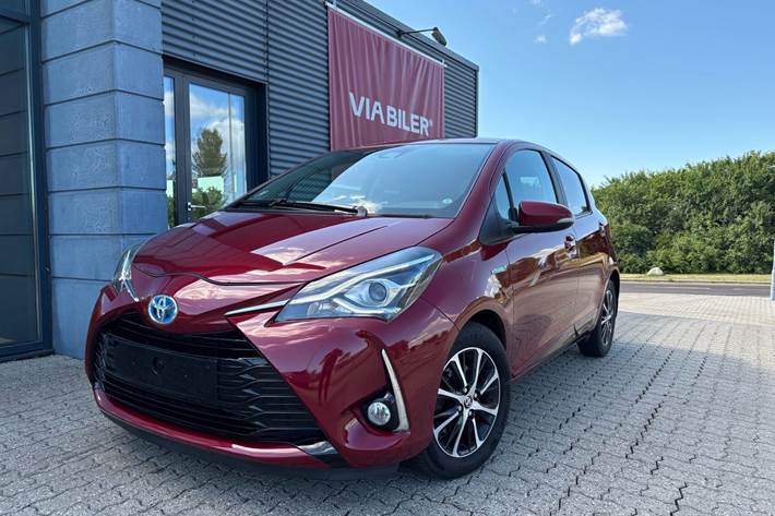 Rød Toyota Yaris fra 2019