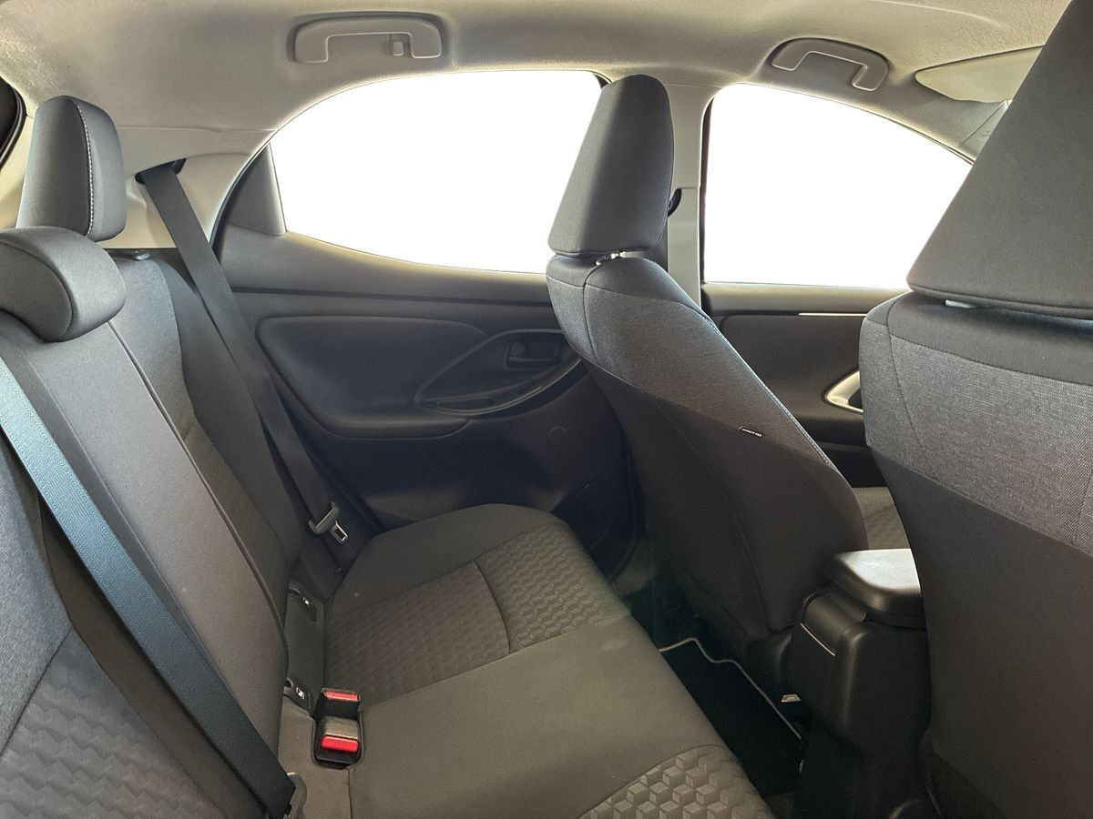 Bronze Toyota Yaris fra 2022