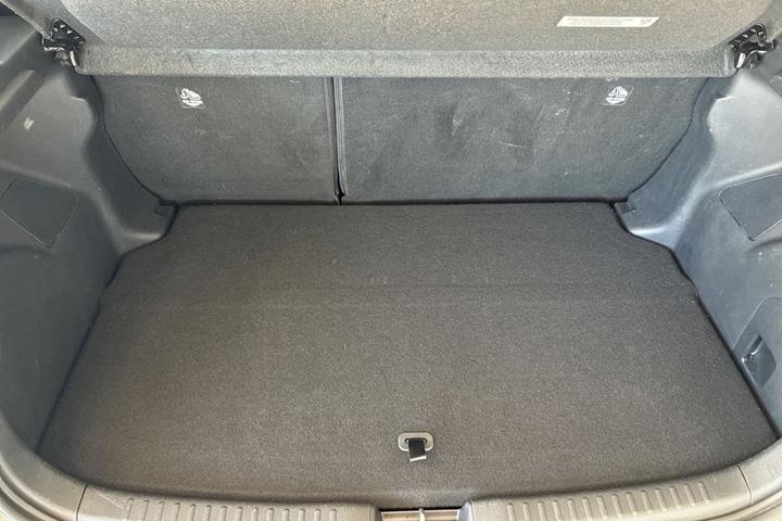 Bronze Toyota Yaris fra 2022