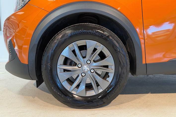 Orange Peugeot 2008 fra 2022
