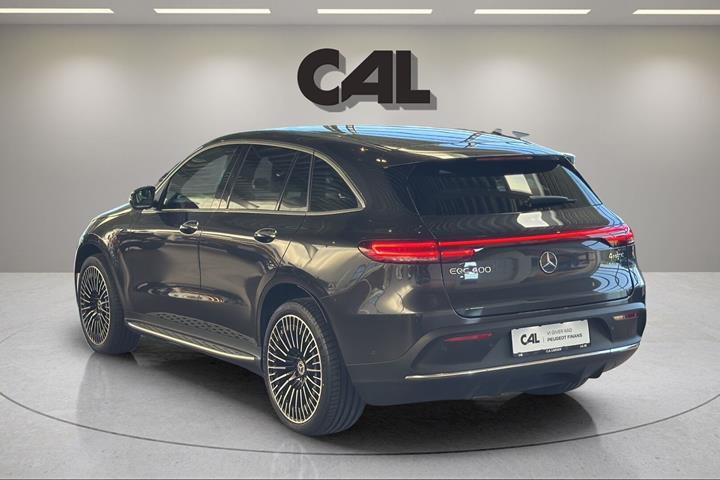 Sort Mercedes EQC 400 fra 2023
