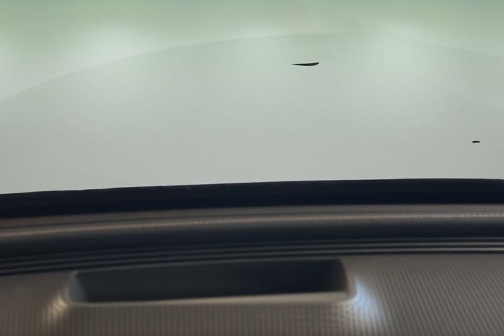 Sort Mercedes EQC 400 fra 2023