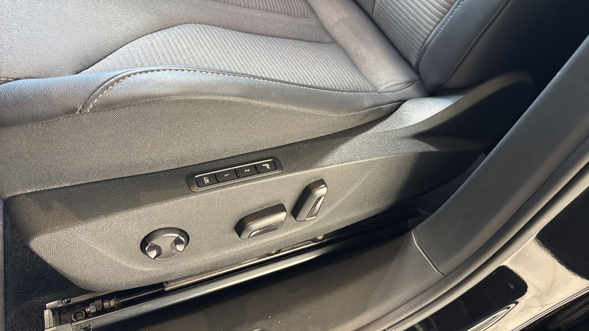 Sort Skoda Enyaq fra 2023