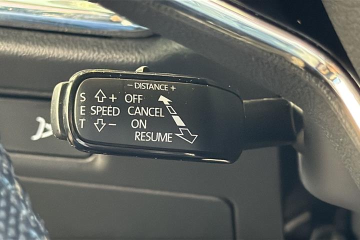 Sort Skoda Enyaq fra 2023