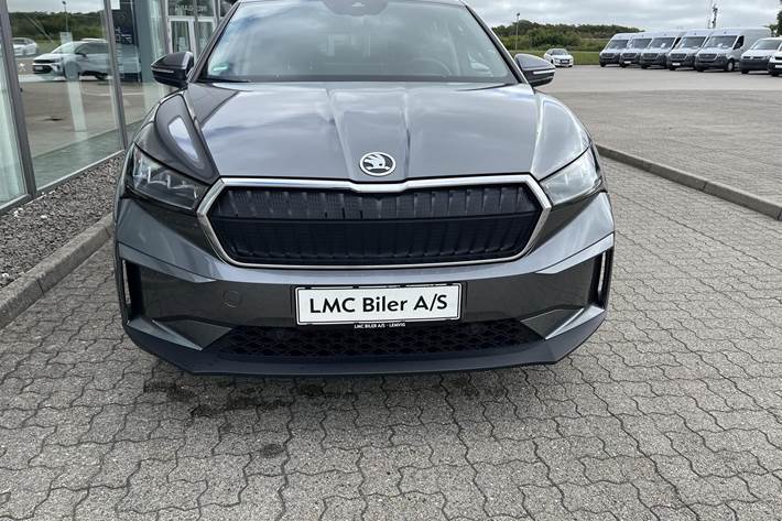 Grå Skoda Enyaq fra 2025