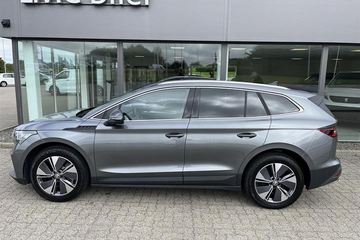 Grå Skoda Enyaq fra 2025