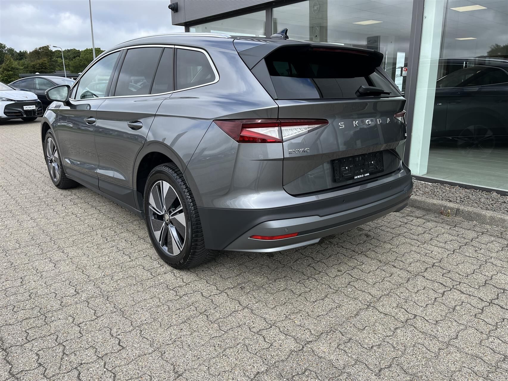 Grå Skoda Enyaq fra 2025