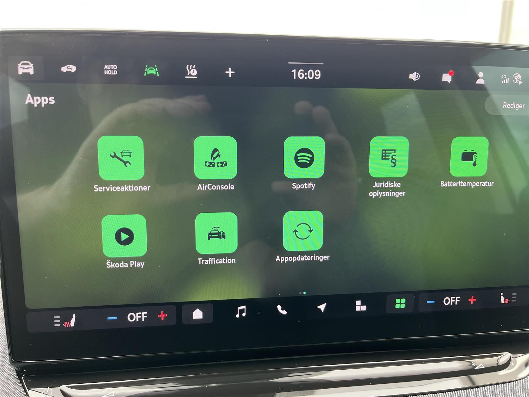Grå Skoda Enyaq fra 2025