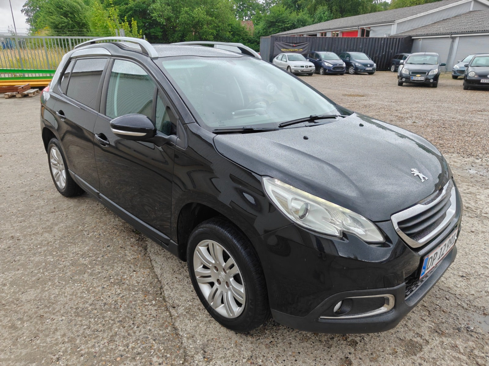 Gul Peugeot 2008 fra 2014