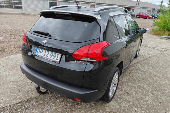 Gul Peugeot 2008 fra 2014
